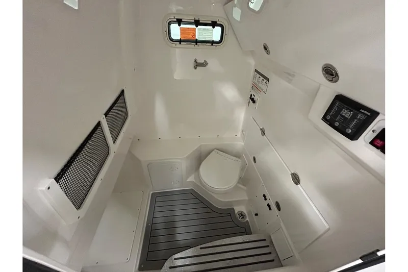 Slide: The Image of Everglades 285 Center Console 2024 - 21