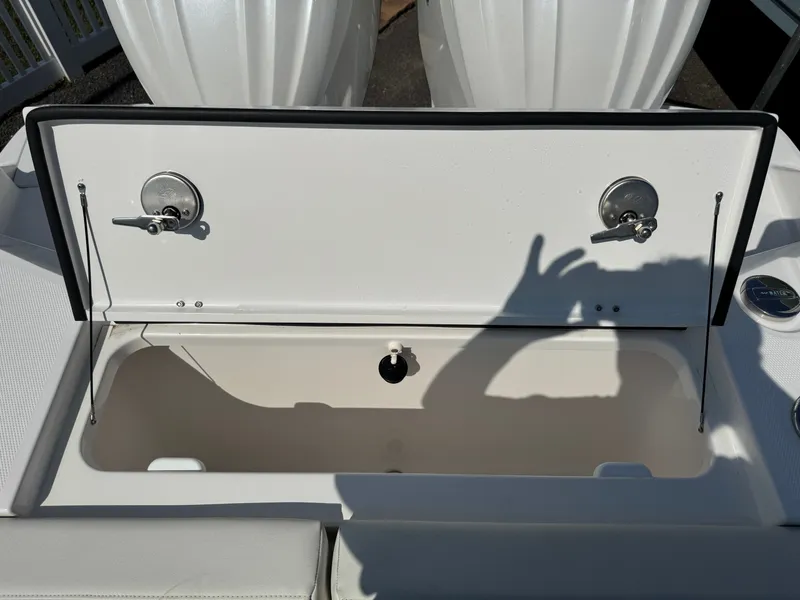 Slide: The Image of Everglades 285 Center Console 2024 - 25