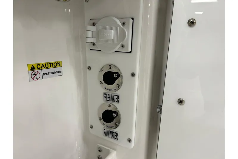 Slide: The Image of Everglades 285 Center Console 2024 - 28