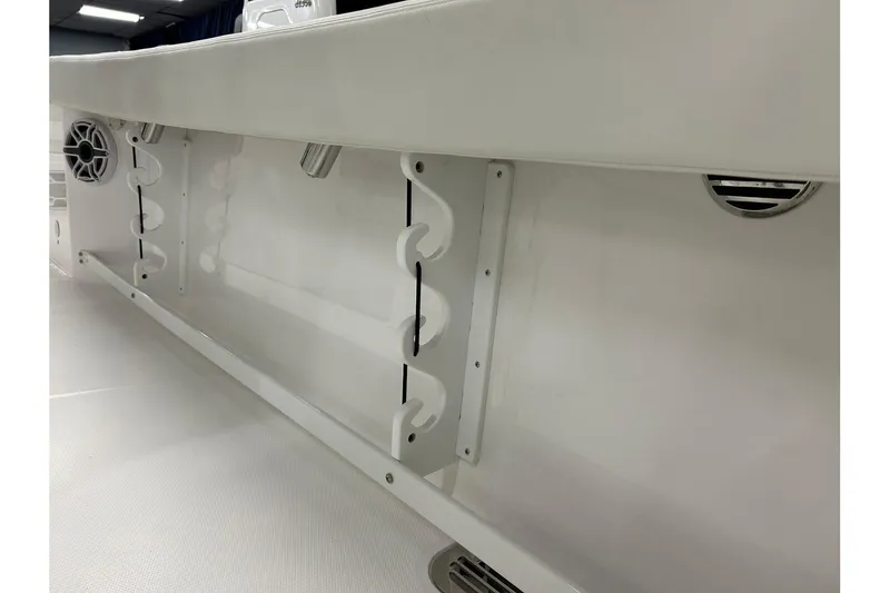 Slide: The Image of Everglades 285 Center Console 2024 - 29