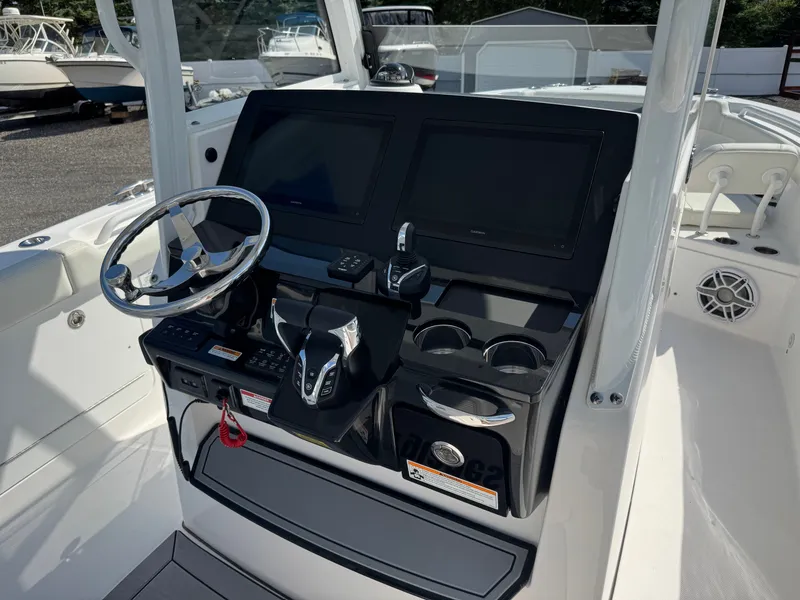 Slide: The Image of Everglades 285 Center Console 2024 - 9