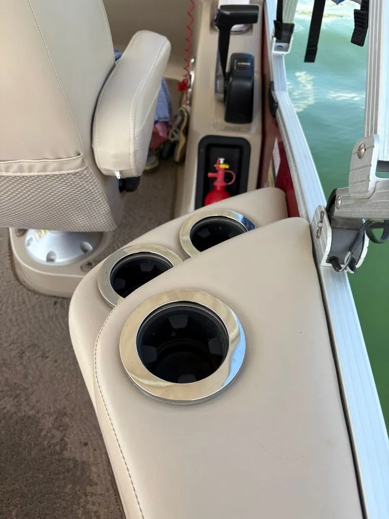 Slide: The Image of Bennington 2550RCL 2011 - 12