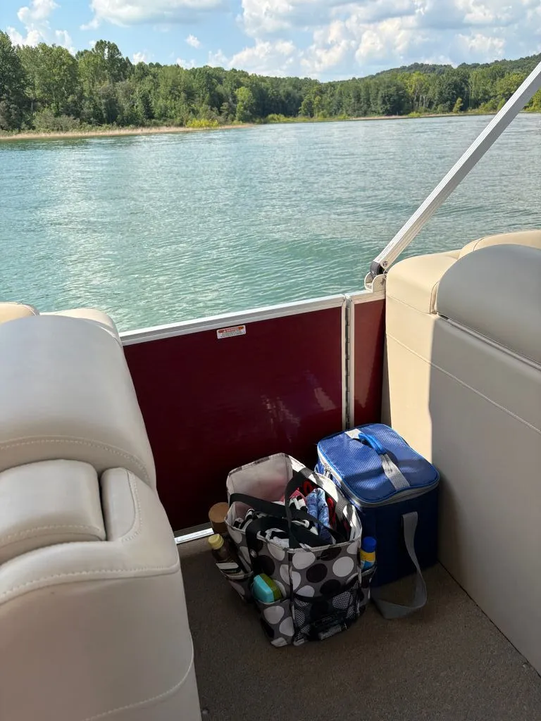 Slide: The Image of Bennington 2550RCL 2011 - 15