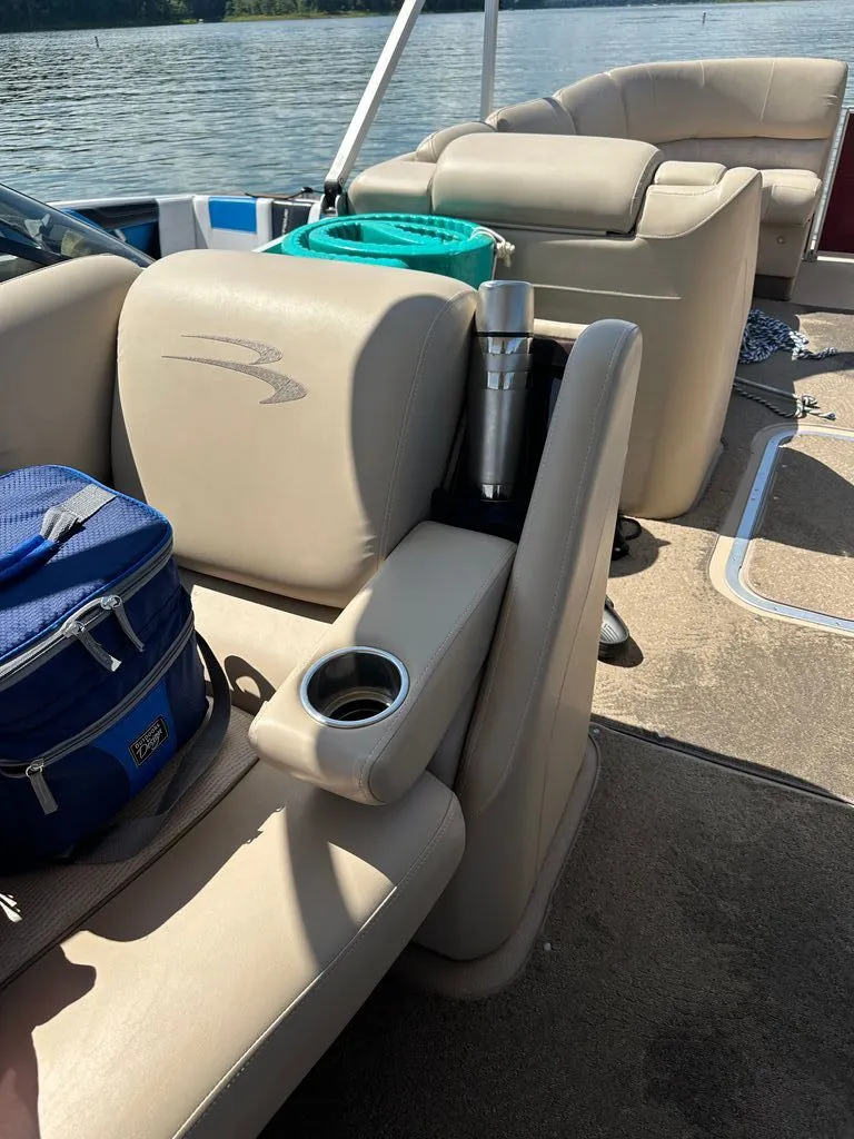 Slide: The Image of Bennington 2550RCL 2011 - 22