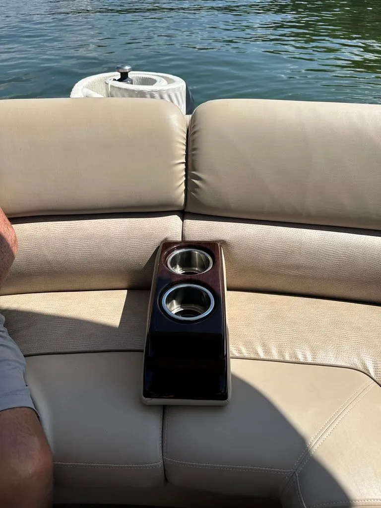 Slide: The Image of Bennington 2550RCL 2011 - 23