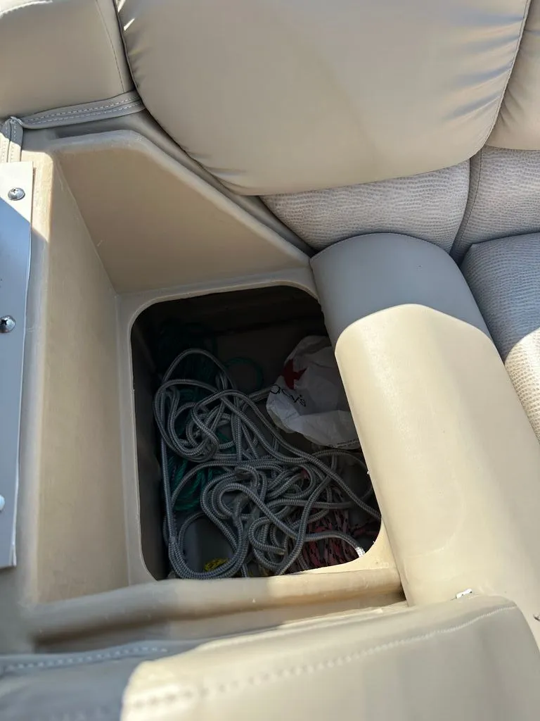 Slide: The Image of Bennington 2550RCL 2011 - 27