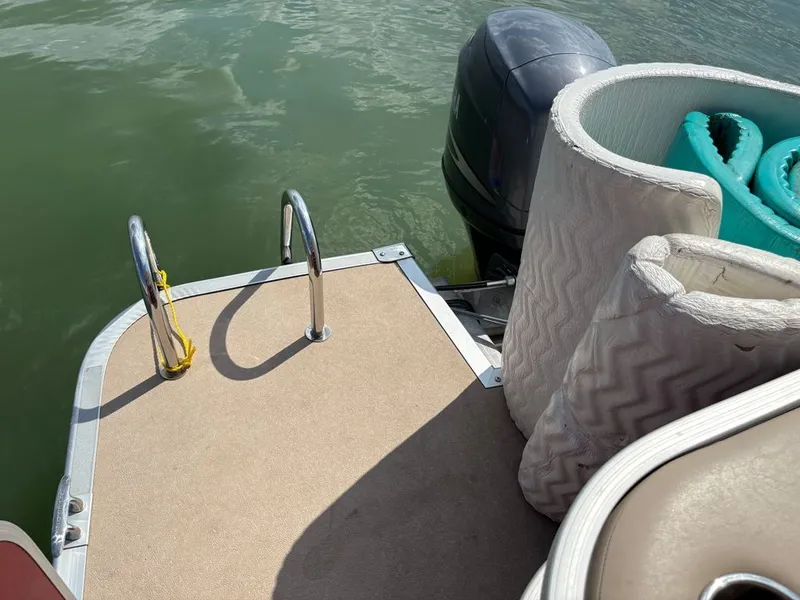 Slide: The Image of Bennington 2550RCL 2011 - 29