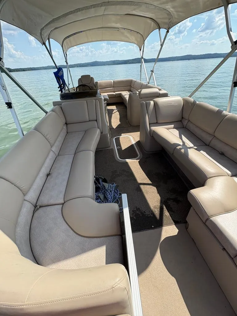 Slide: The Image of Bennington 2550RCL 2011 - 5