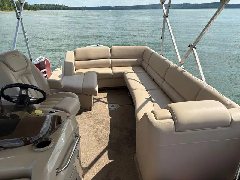 Slide: The Image of Bennington 2550RCL 2011 - 6