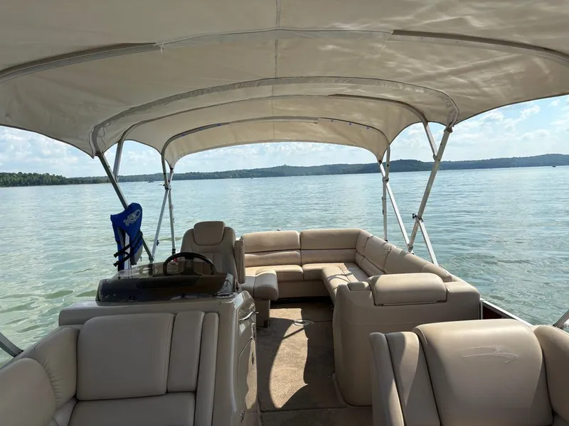 Slide: The Image of Bennington 2550RCL 2011 - 9