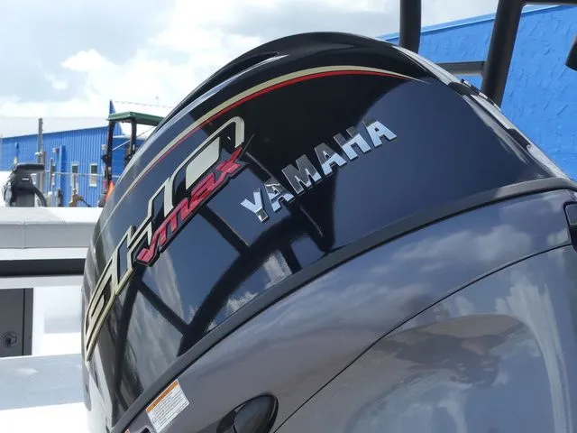 Slide: The Image of Xpress Skiff 185 2026 - 10