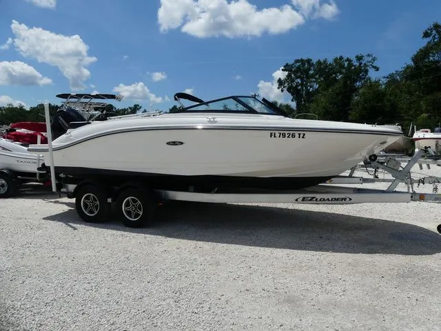Slide: The Image of Sea Ray SPX 210 Outboard 2022 - 4