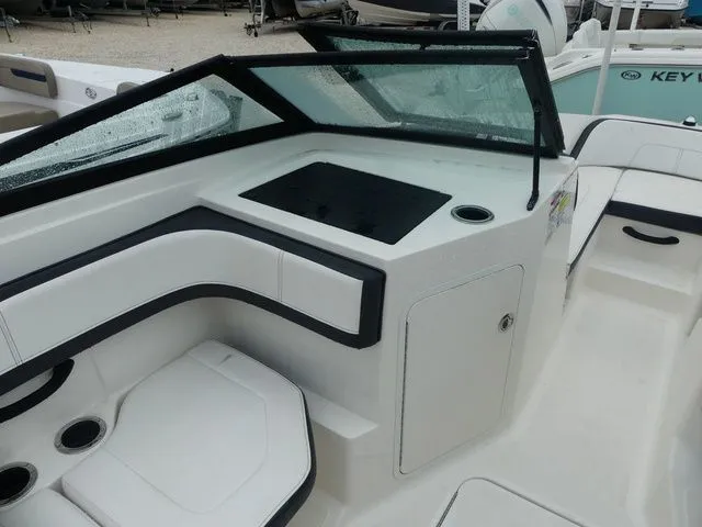 Slide: The Image of Sea Ray SPX 190 Outboard 2017 - 12