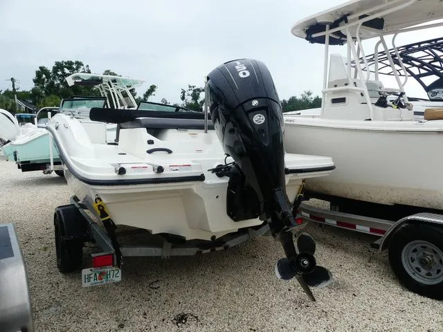 Slide: The Image of Sea Ray SPX 190 Outboard 2017 - 3