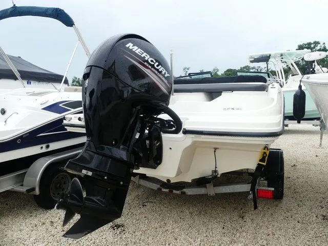 Slide: The Image of Sea Ray SPX 190 Outboard 2017 - 4