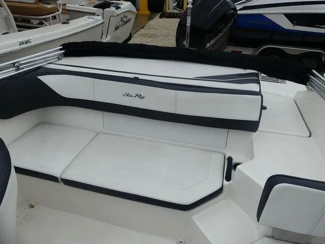 Slide: The Image of Sea Ray SPX 190 Outboard 2017 - 7