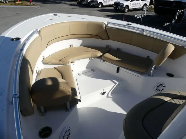 Slide: The Image of Sportsman Heritage 231 Center Console 2019 - 10