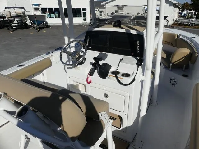 Slide: The Image of Sportsman Heritage 231 Center Console 2019 - 4