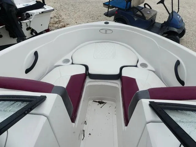 Slide: The Image of Tahoe 450 TS 2016 - 11