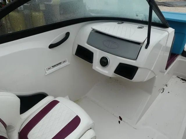 Slide: The Image of Tahoe 450 TS 2016 - 8