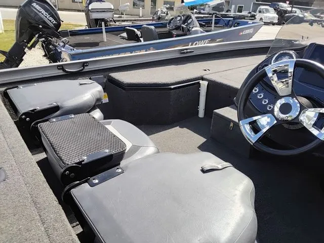 Slide: The Image of Lowe Stinger 175 2017 - 10