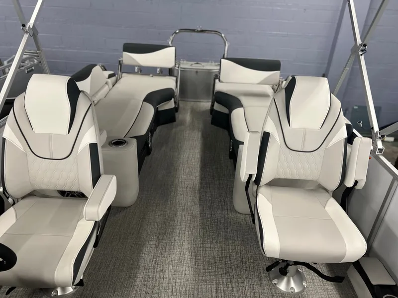 Slide: The Image of Avalon LSZ Quad Lounge - 25' 2026 - 10