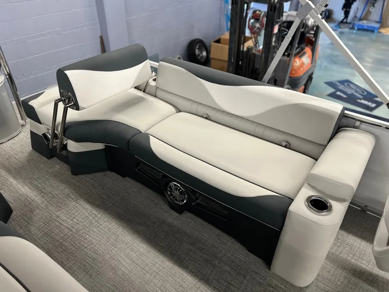 Slide: The Image of Avalon LSZ Quad Lounge - 25' 2026 - 12