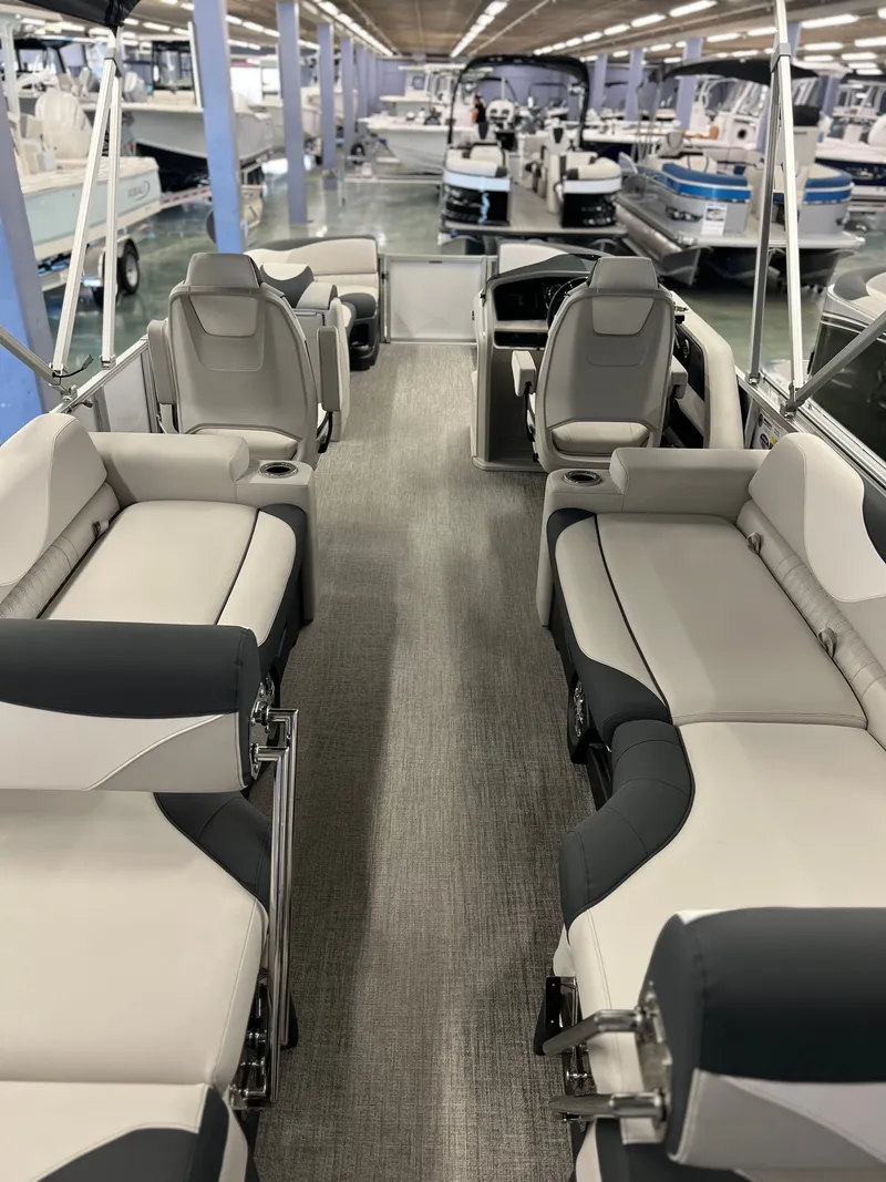 Slide: The Image of Avalon LSZ Quad Lounge - 25' 2026 - 14