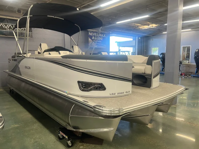 Slide: The Image of Avalon LSZ Quad Lounge - 25' 2026 - 3