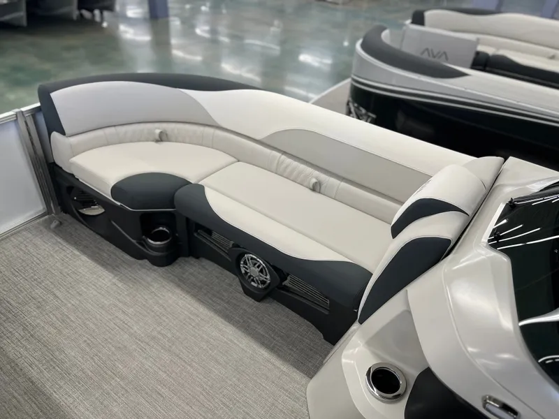 Slide: The Image of Avalon LSZ Quad Lounge - 25' 2026 - 5