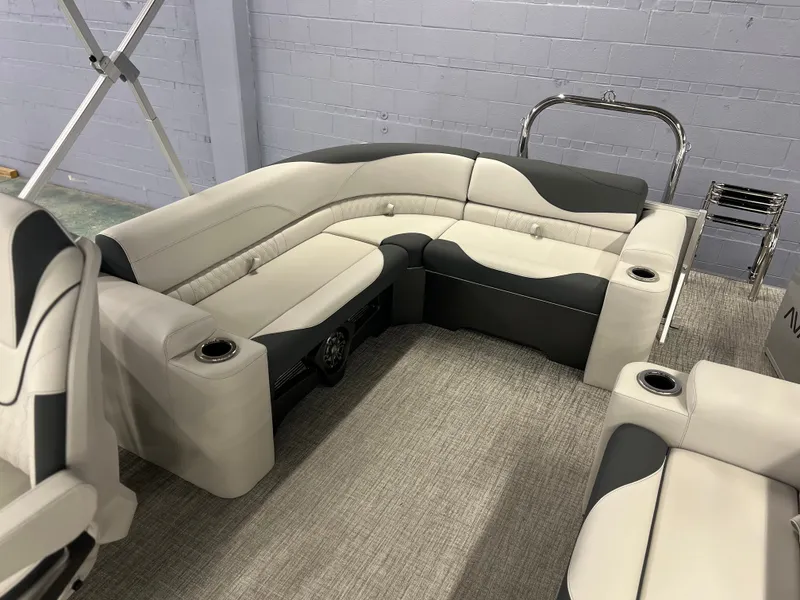 Slide: The Image of Avalon 23 LSZ Elite 2026 - 11