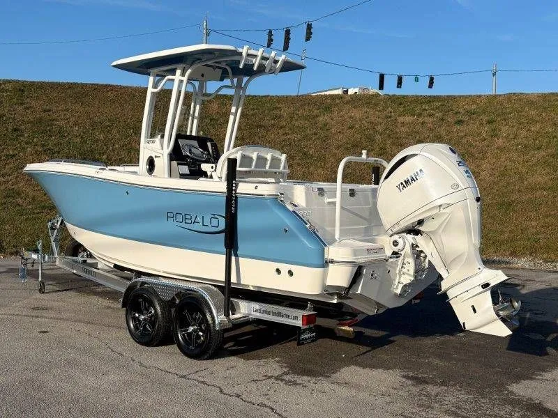 Slide: The Image of Robalo R230 Center Console 2026 - 36