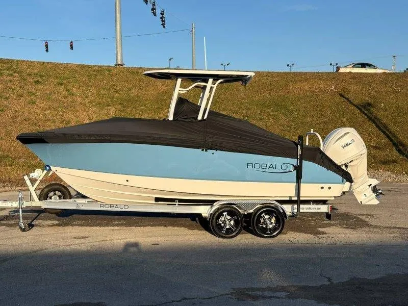 Slide: The Image of Robalo R230 Center Console 2026 - 43