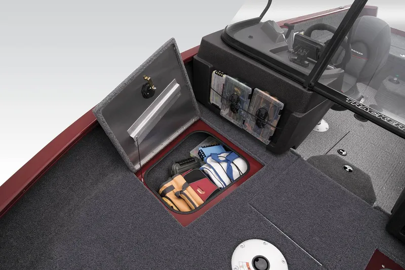 Slide: The Image of Tracker Pro Guide V-175 WT 2024 - 17