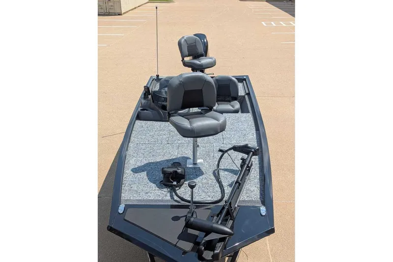 Slide: The Image of 2026 Tracker Pro 170 fishing boat with seating and trolling motor. - 7