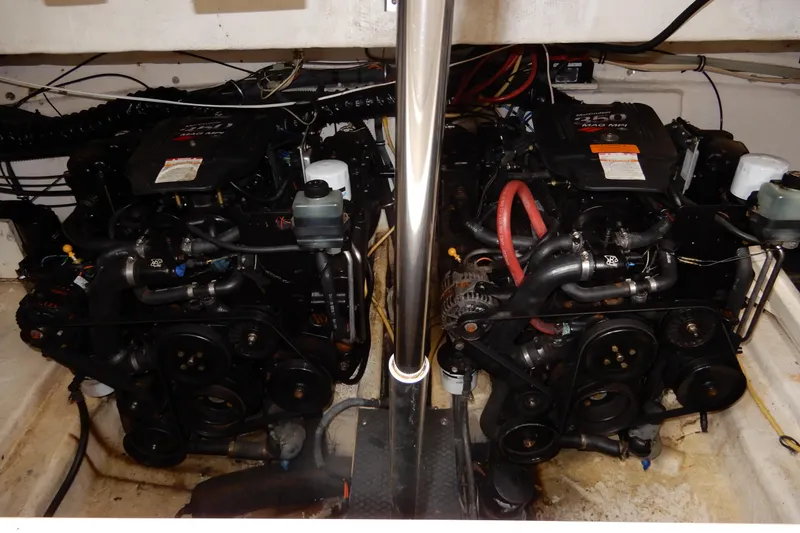 Slide: The Image of Engine compartment of 2002 Chaparral Signature 320 with dual MerCruiser engines. - 40