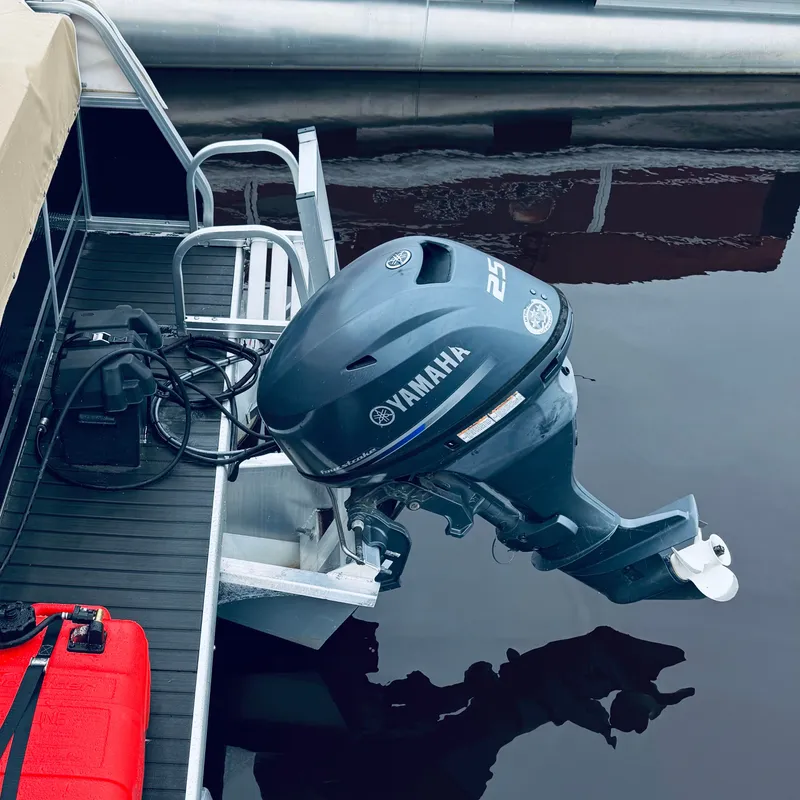 Slide: The Image of Misty Harbor 1680RE Explorer 2013 - 7