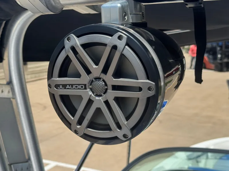 Slide: The Image of MasterCraft XT22 2020 - 14