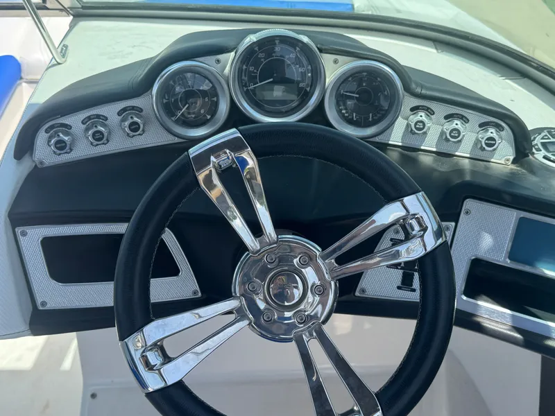 Slide: The Image of MasterCraft XT22 2020 - 17