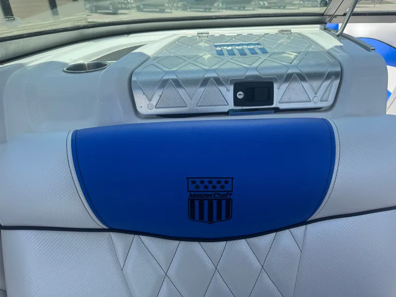 Slide: The Image of MasterCraft XT22 2020 - 28