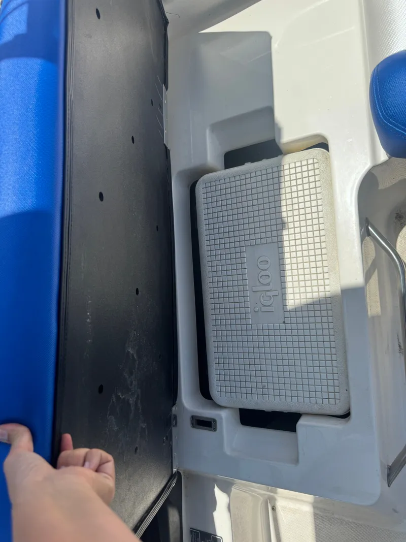 Slide: The Image of MasterCraft XT22 2020 - 30