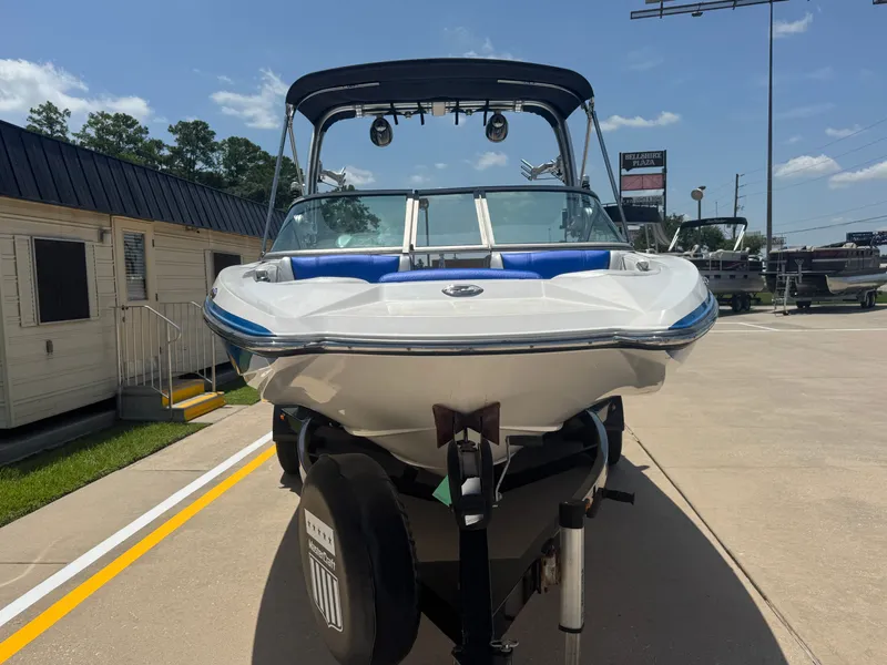 Slide: The Image of MasterCraft XT22 2020 - 5