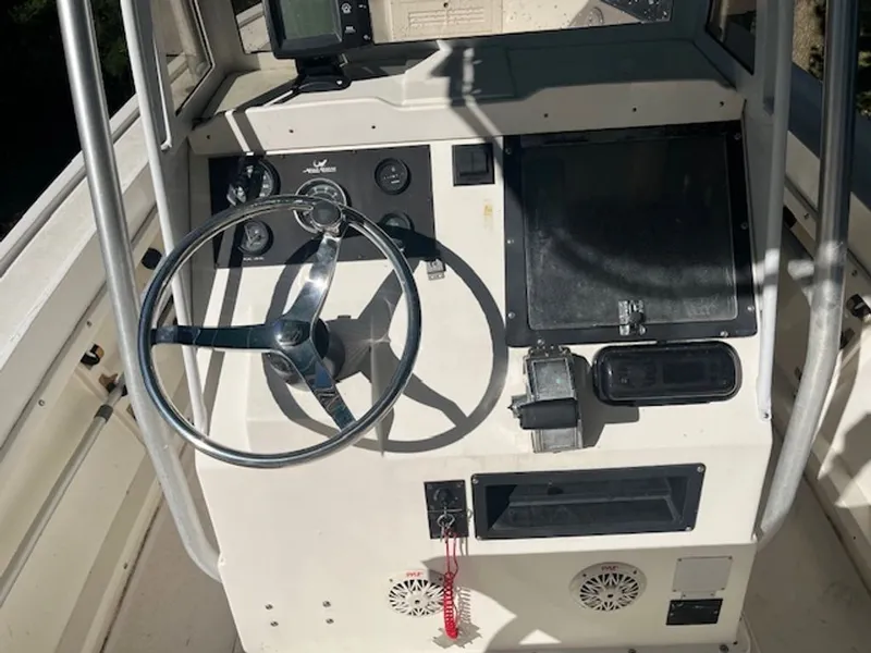 Slide: The Image of Mako 201 Center Console 1996 - 5