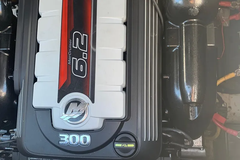 Slide: The Image of 2018 Rinker QX26 BR boat engine, MerCruiser 6.2L, 300 horsepower. - 23