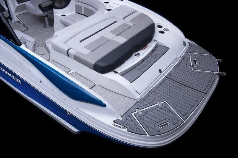 Slide: The Image of Manufacturer Provided Image: 2018 Rinker QX26 BR boat with spacious seating and swim platform. - 29