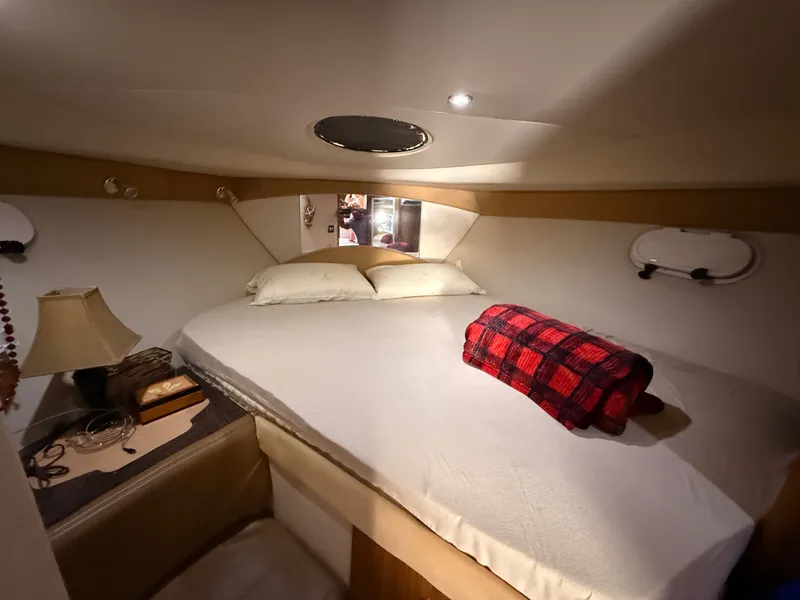 Slide: The Image of Bayliner 3488 Motoryacht 2002 - 70