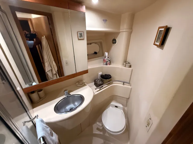 Slide: The Image of Bayliner 3488 Motoryacht 2002 - 76