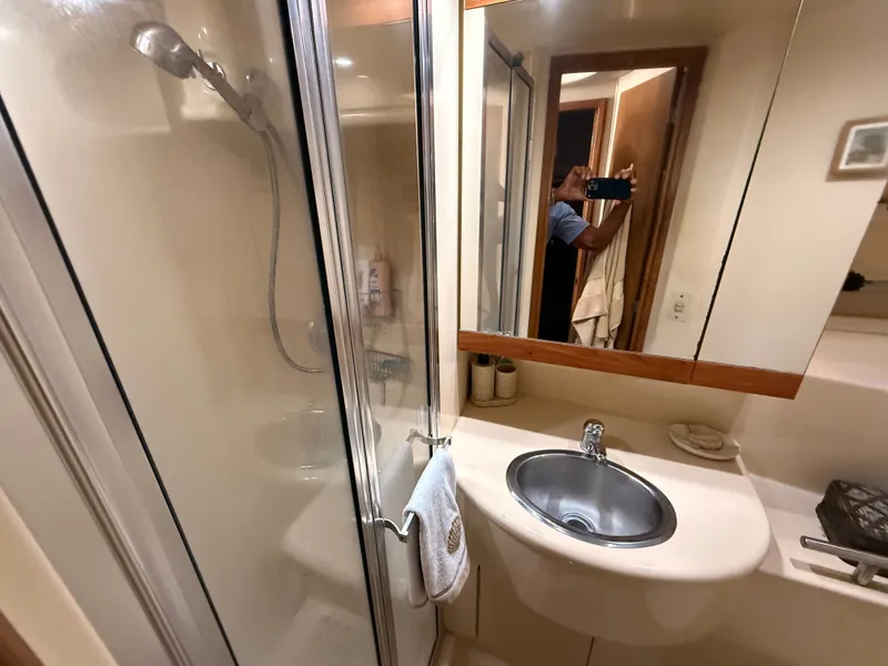 Slide: The Image of Bayliner 3488 Motoryacht 2002 - 77