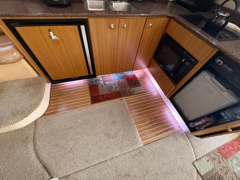 Slide: The Image of Bayliner 3488 Motoryacht 2002 - 81