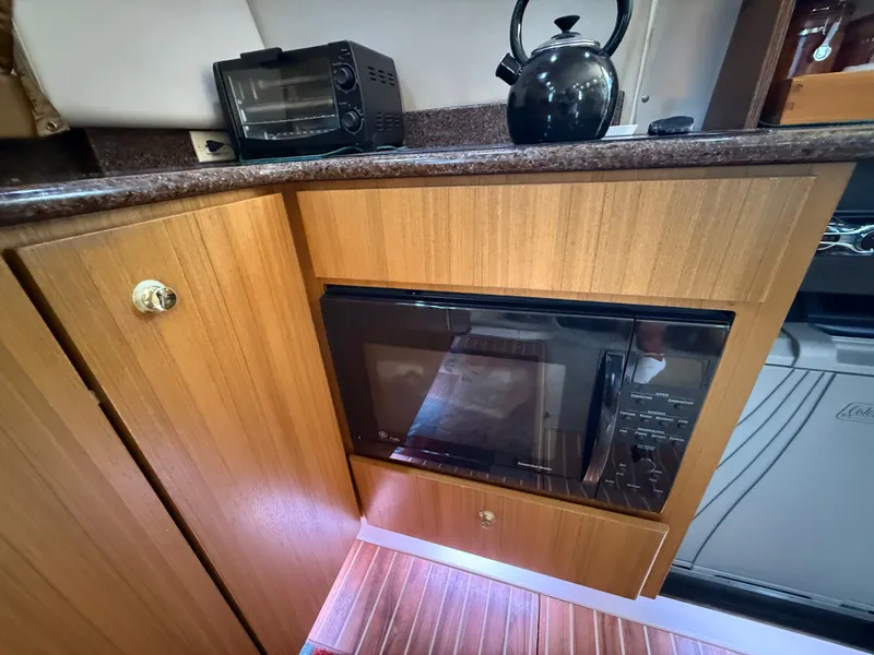 Slide: The Image of Bayliner 3488 Motoryacht 2002 - 82